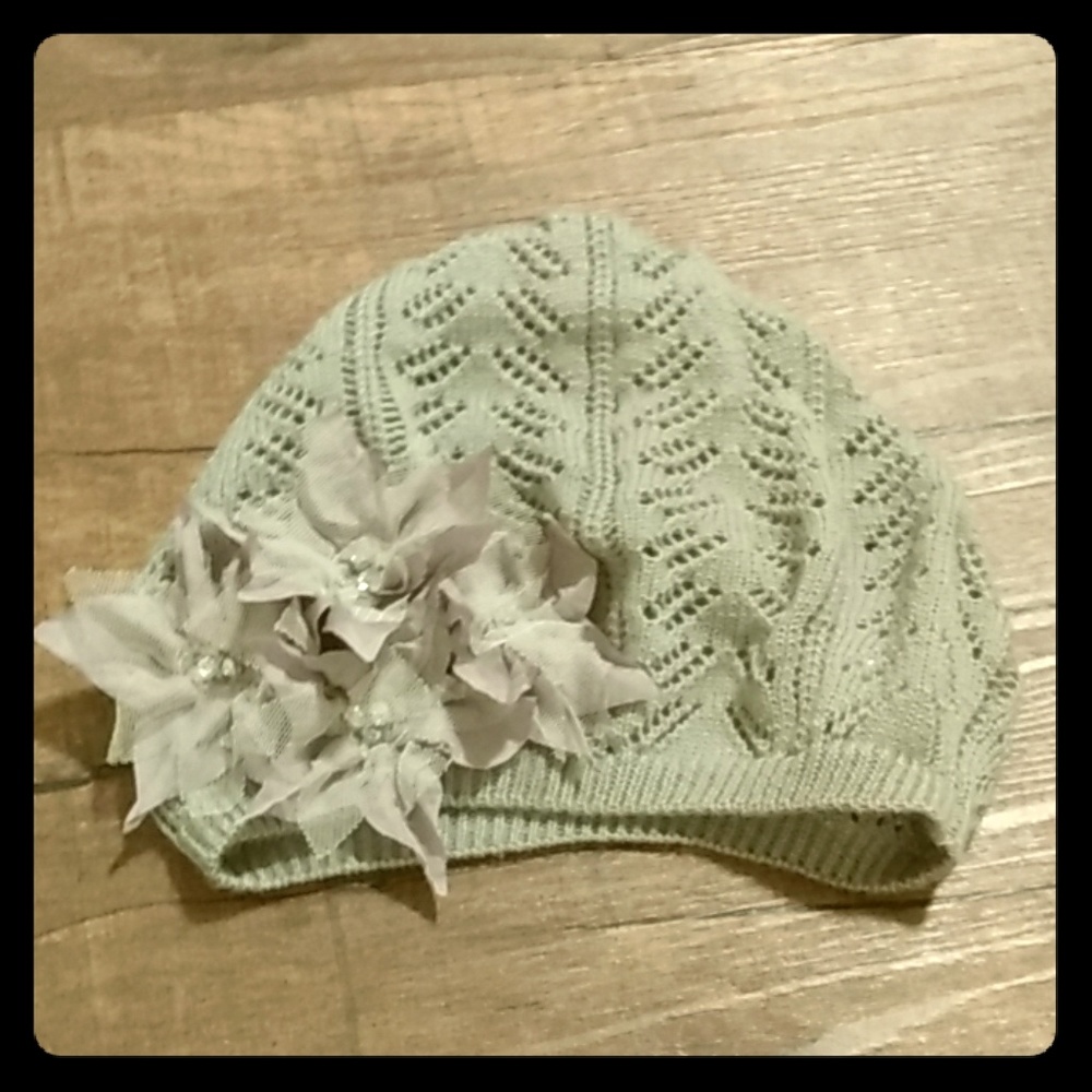 Gray flower slouch hat